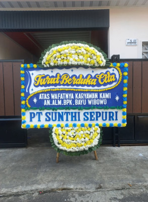 Papan Bunga Duka di Supiori Barat